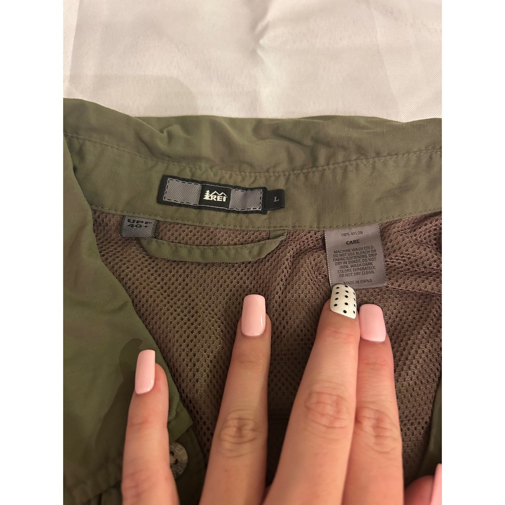 REI Hiking Shirt Mens Large Green Long Sleeve UPF 40 Vented Button Down Outdoor - Picture 2 of 7